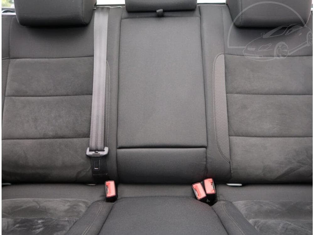 2011 Volkswagen GOLF - 10