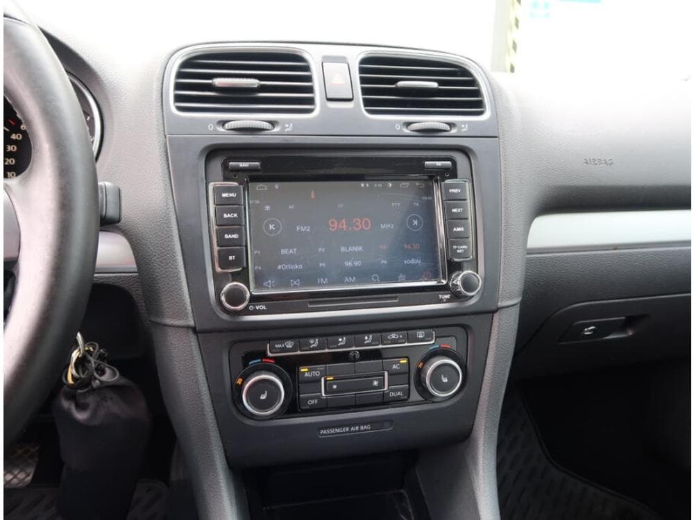 2011 Volkswagen GOLF - 12