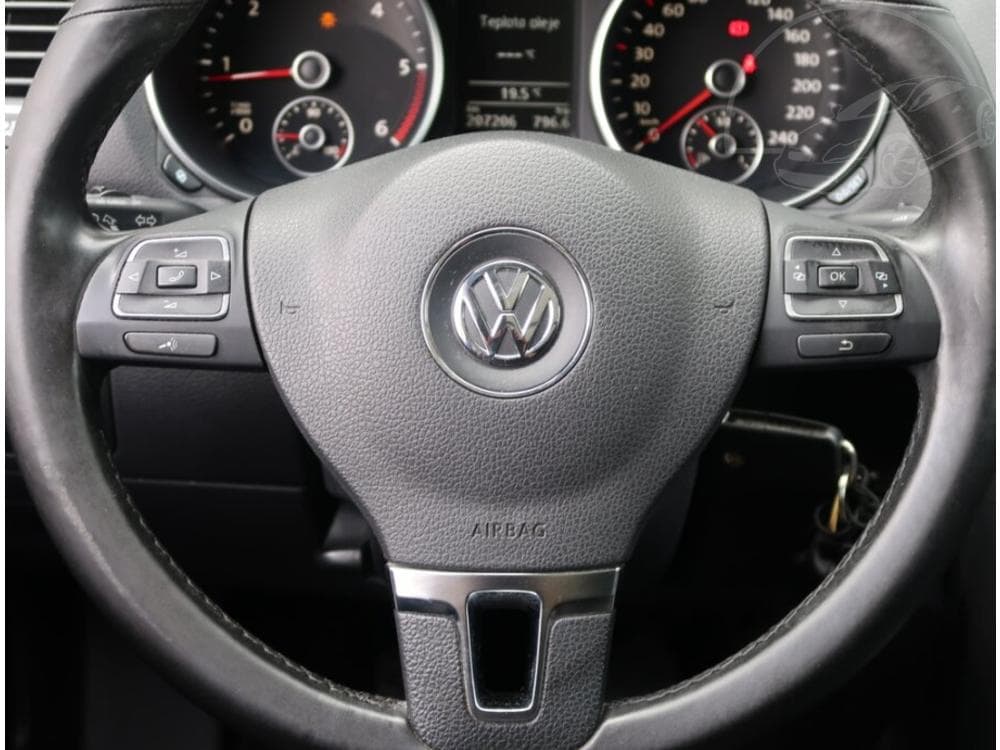 2011 Volkswagen GOLF - 15