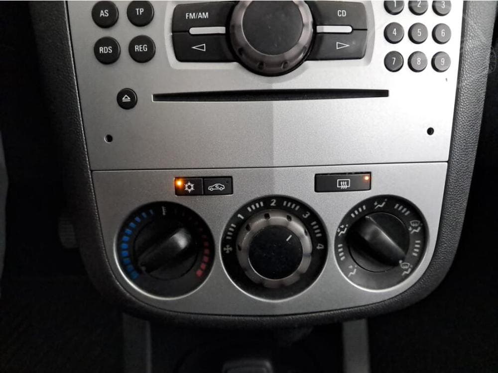 2011 Opel CORSA - 25