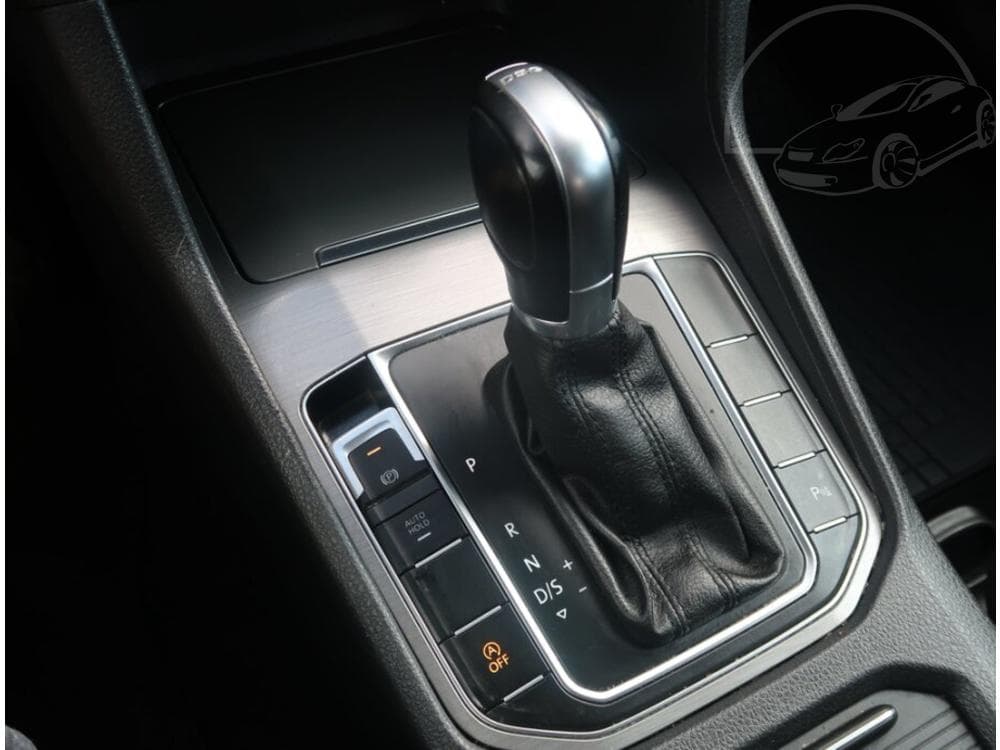 2015 Volkswagen GOLF - 25