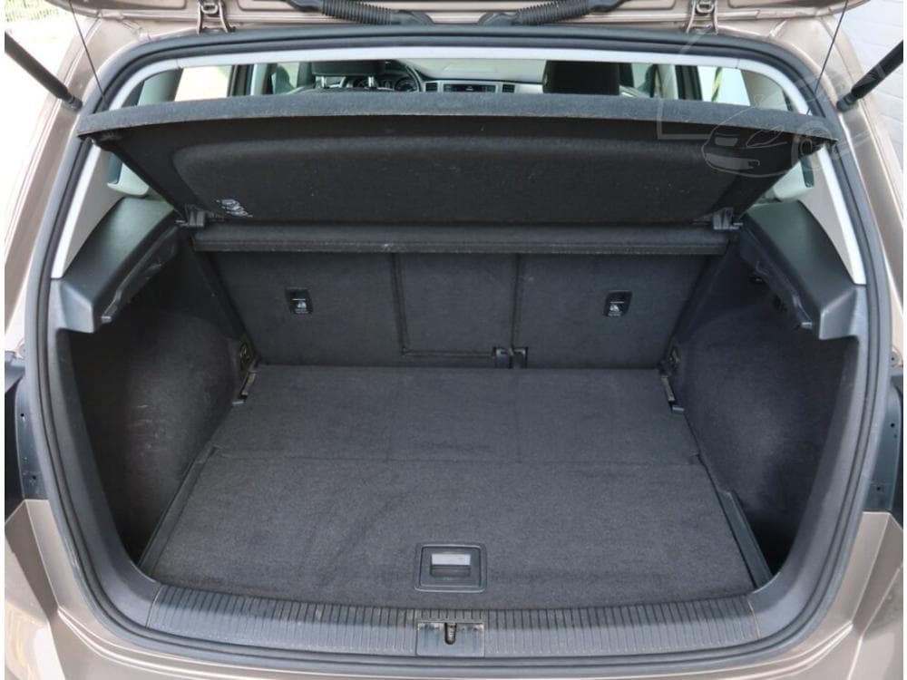2015 Volkswagen GOLF - 27