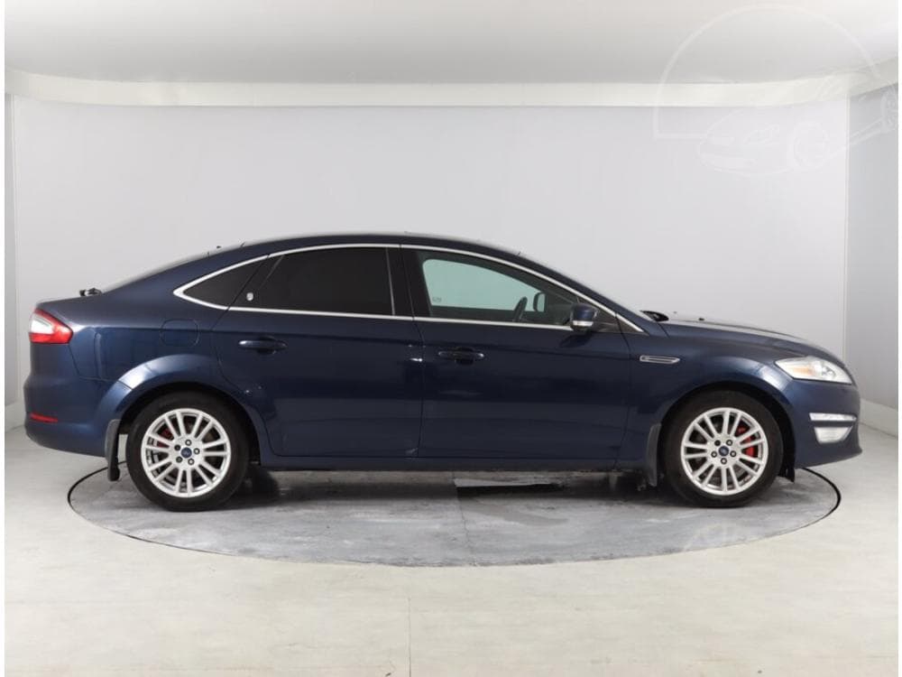 2011 Ford MONDEO - 11