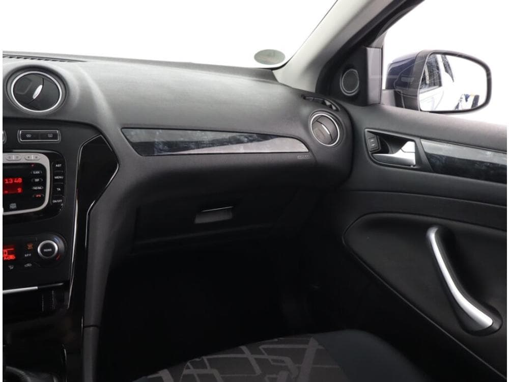 2011 Ford MONDEO - 15
