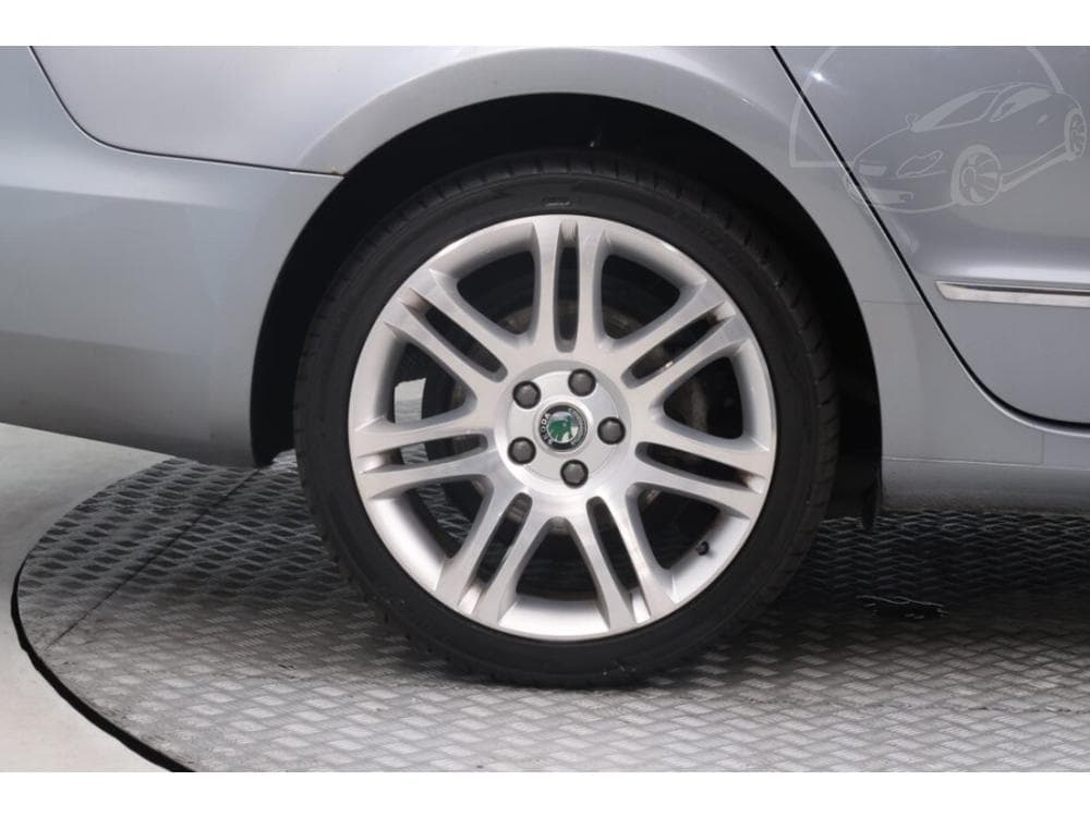 2009 Škoda SUPERB - 15
