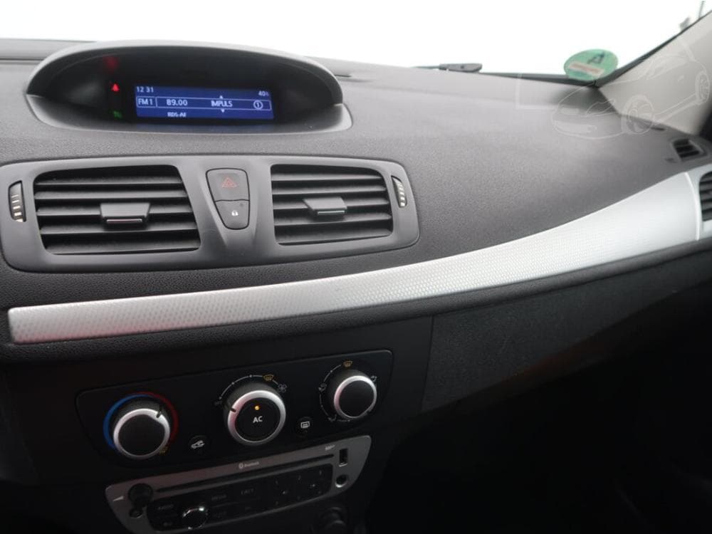 2012 Renault MEGANE - 12