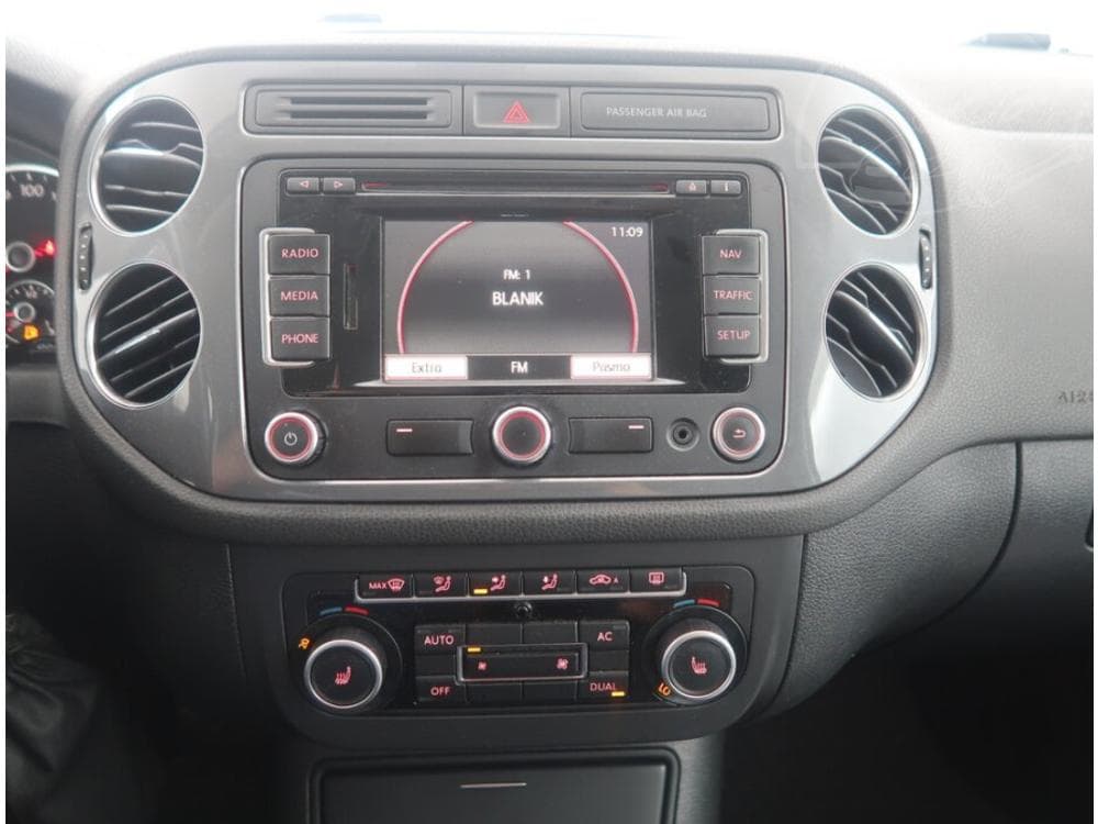 2012 Volkswagen TIGUAN - 23
