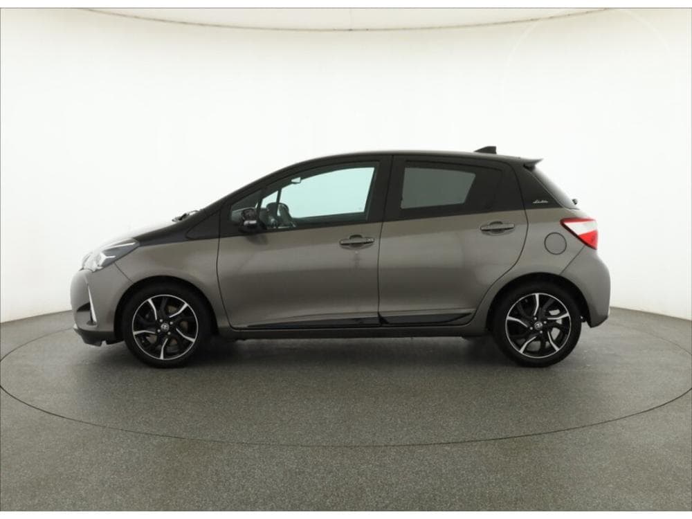 2018 Toyota YARIS - 3