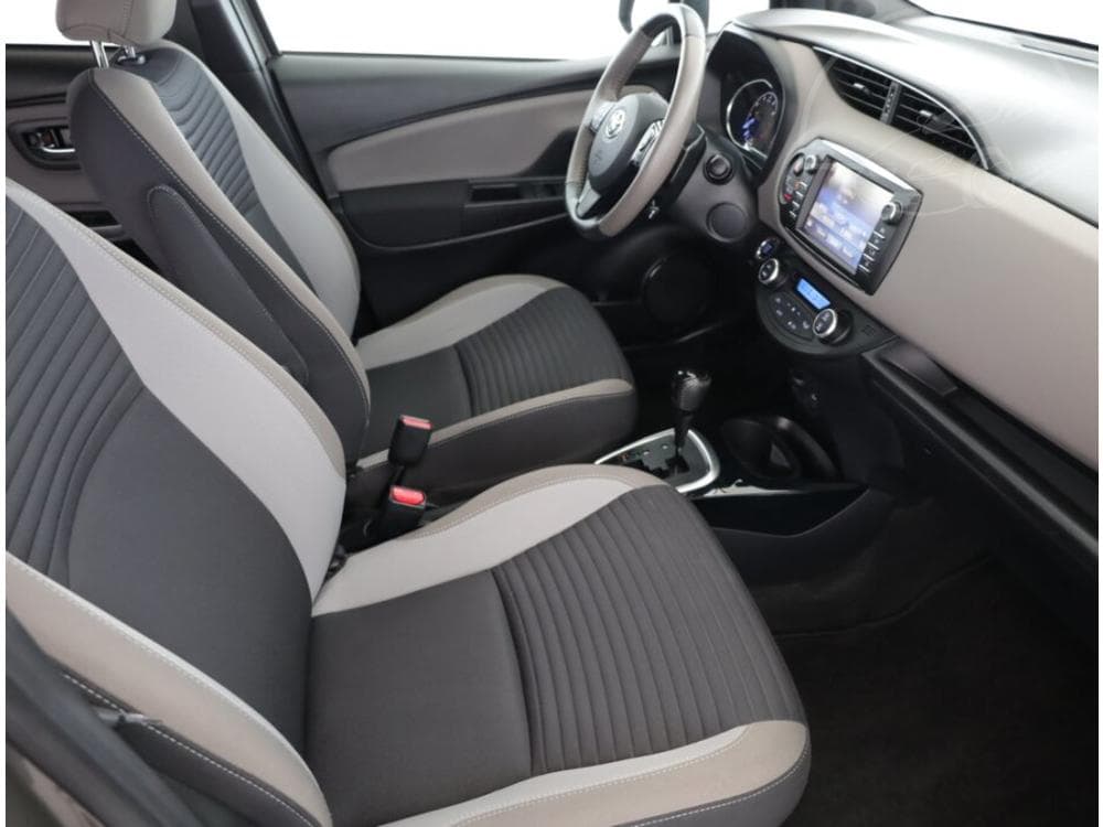 2018 Toyota YARIS - 7
