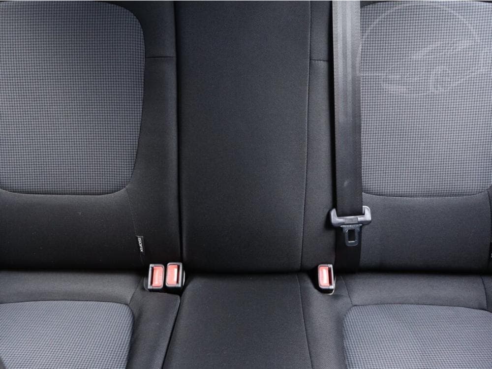 2013 Hyundai i20 - 13