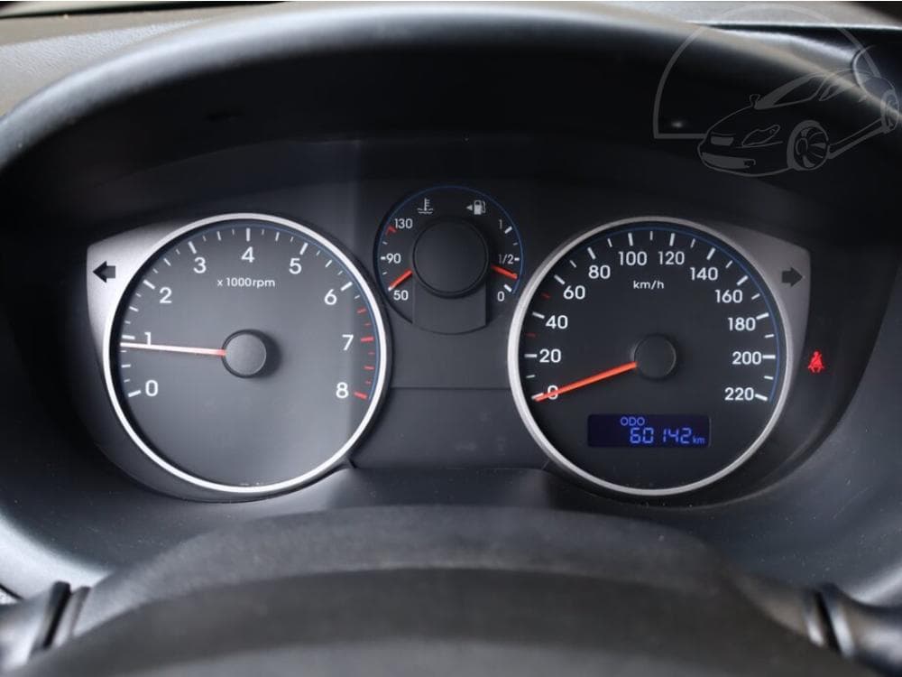 2013 Hyundai i20 - 15
