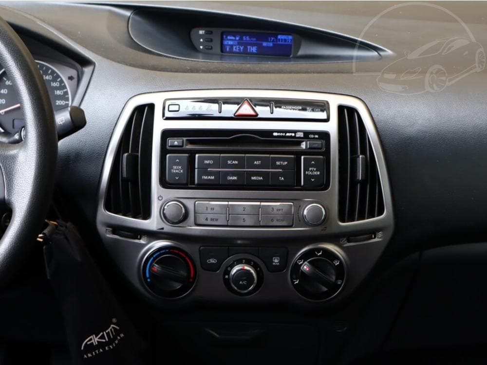 2013 Hyundai i20 - 17