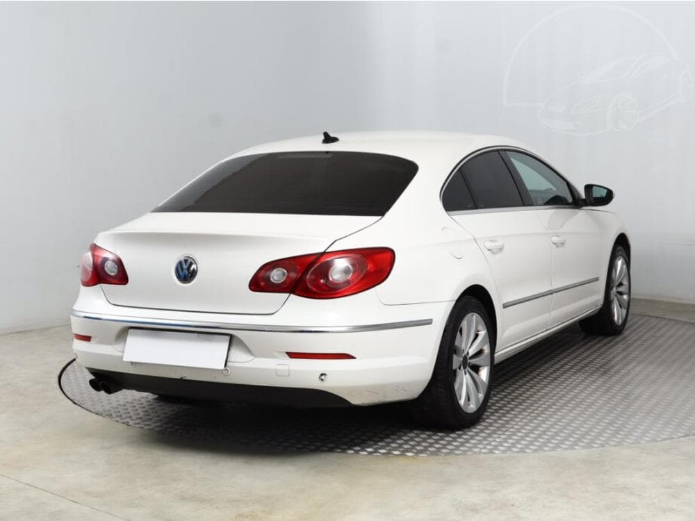 2010 Volkswagen PASSAT - 5