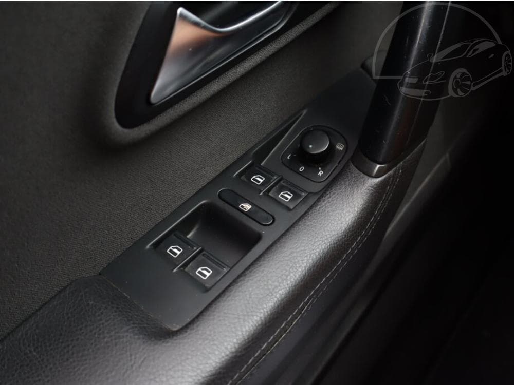 2010 Volkswagen PASSAT - 14
