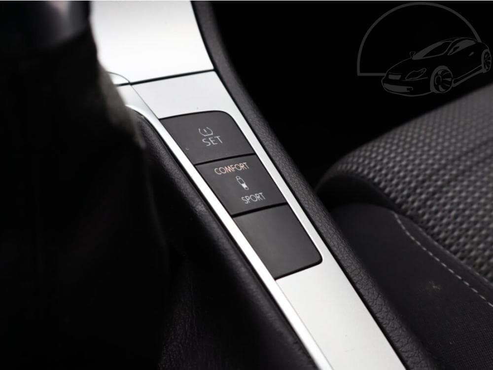 2010 Volkswagen PASSAT - 15