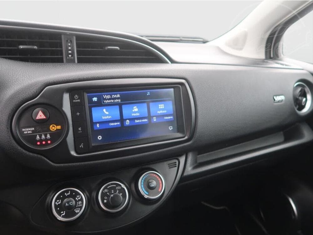2020 Toyota YARIS - 12