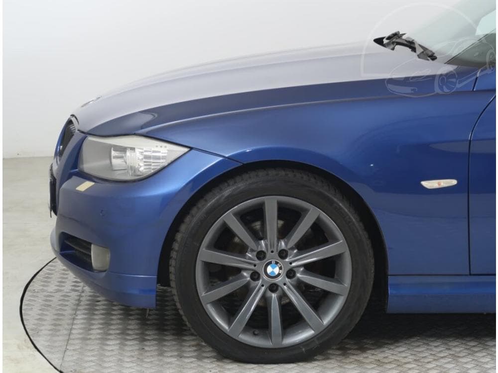 2010 BMW 3-SERIES - 29