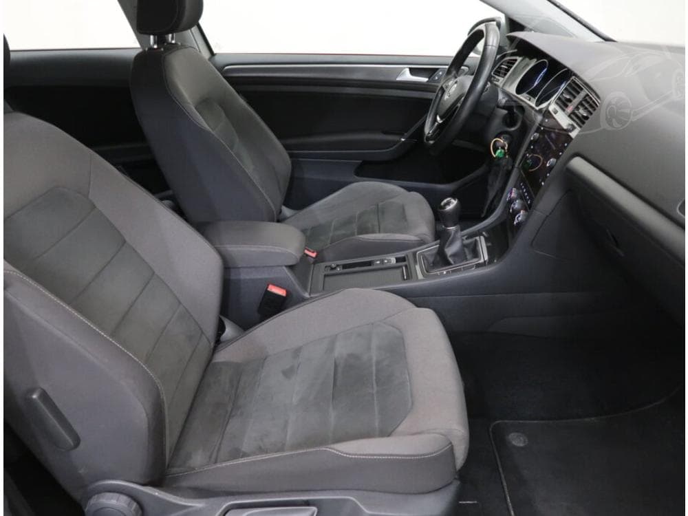 2017 Volkswagen GOLF - 17