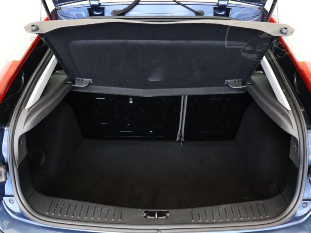 2006 Ford FOCUS - 11