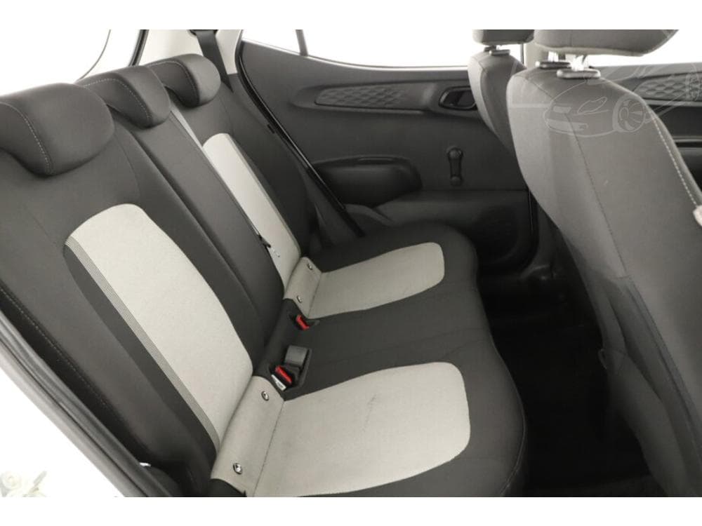 2021 Hyundai i10 - 13