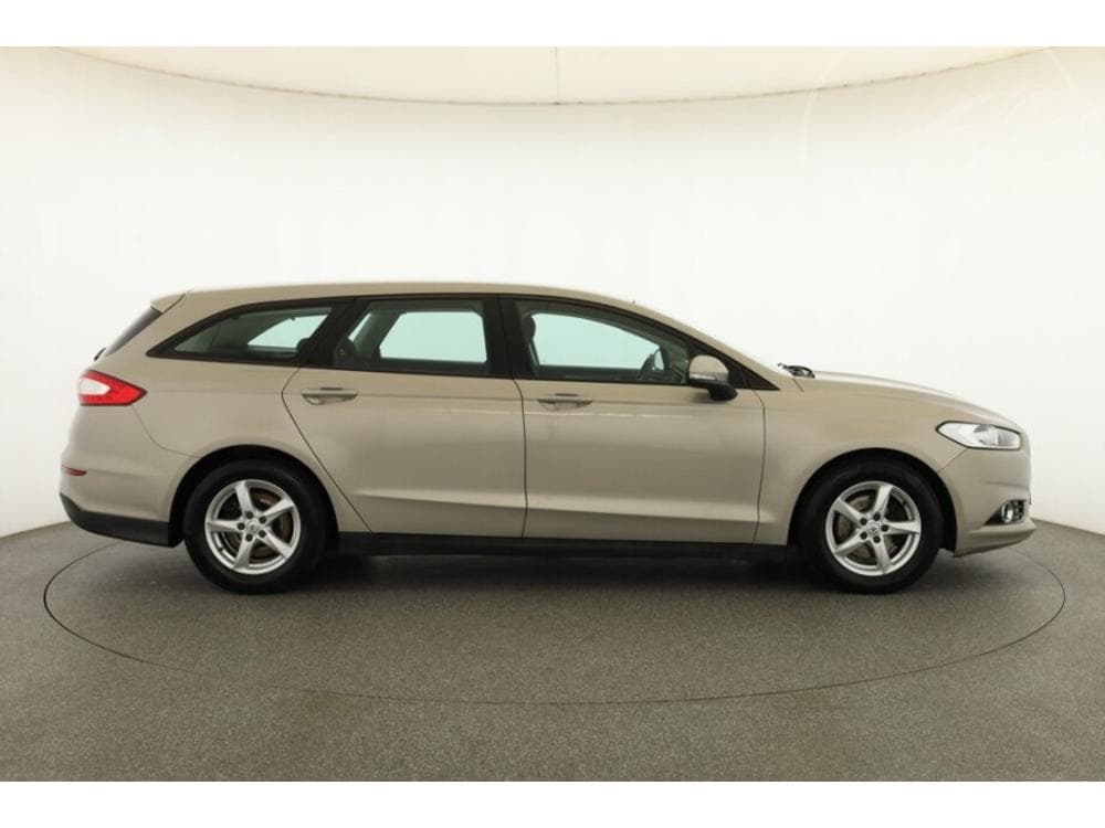 2015 Ford MONDEO - 11