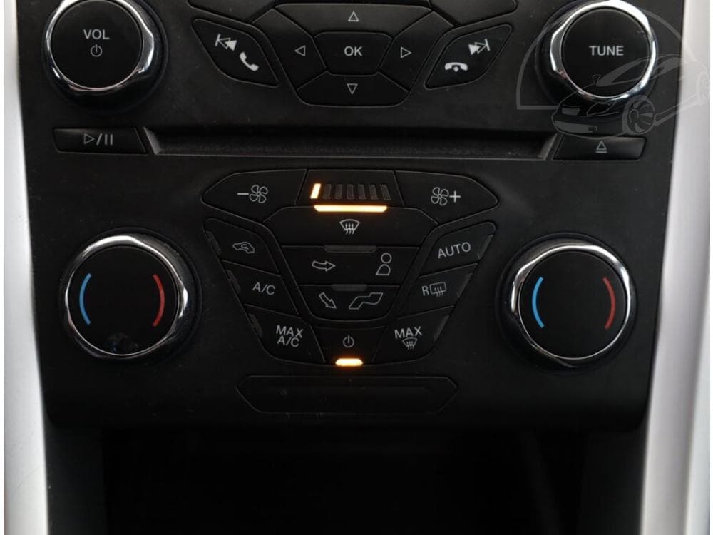 2015 Ford MONDEO - 23