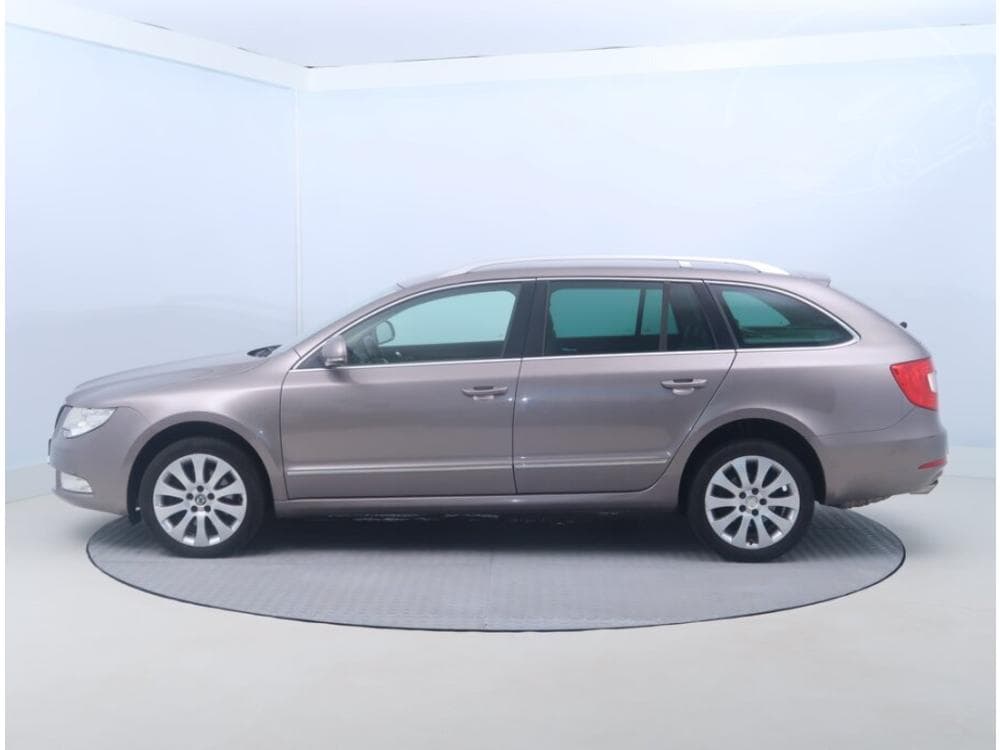 2011 Škoda SUPERB - 5