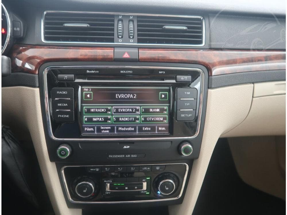 2011 Škoda SUPERB - 23