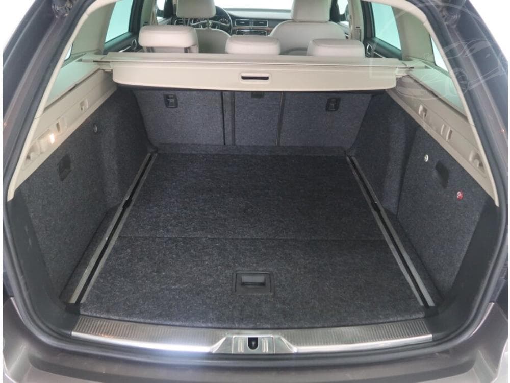 2011 Škoda SUPERB - 25