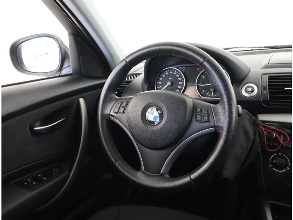 2010 BMW 1-SERIES - 11