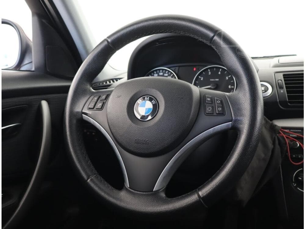 2010 BMW 1-SERIES - 23