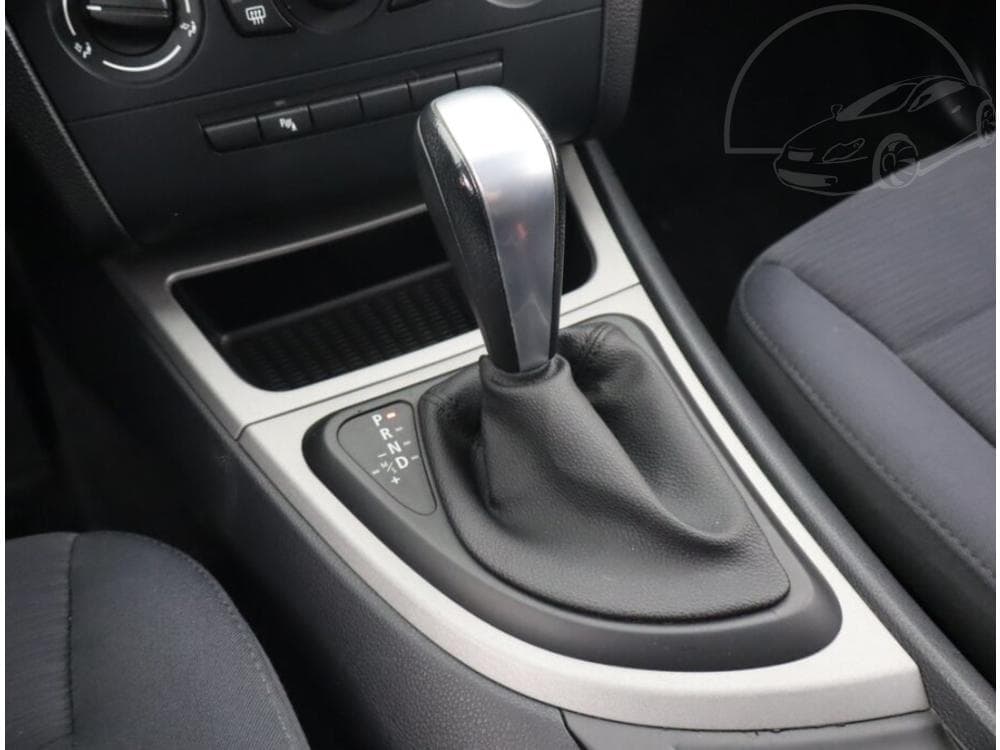 2010 BMW 1-SERIES - 25