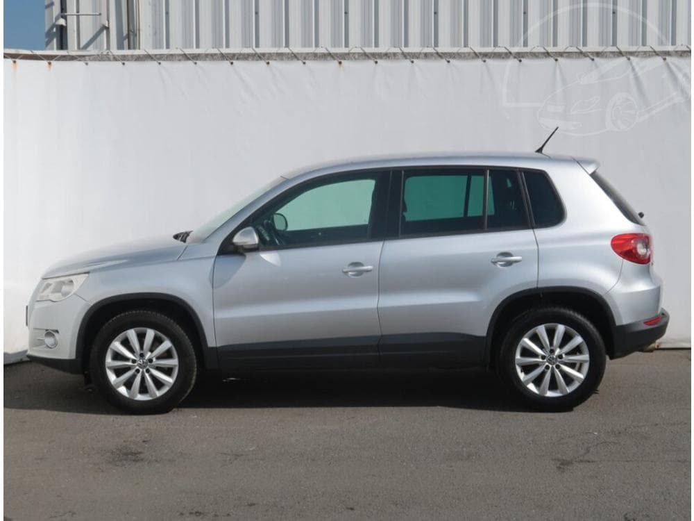 2010 Volkswagen TIGUAN - 5