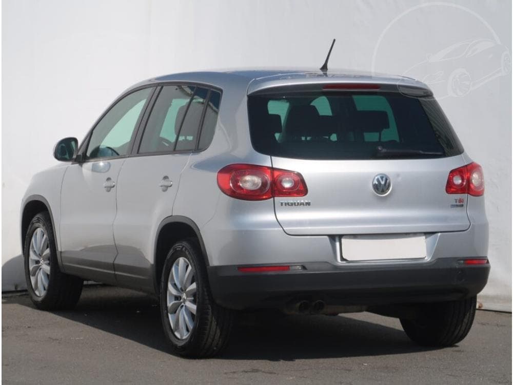 2010 Volkswagen TIGUAN - 7