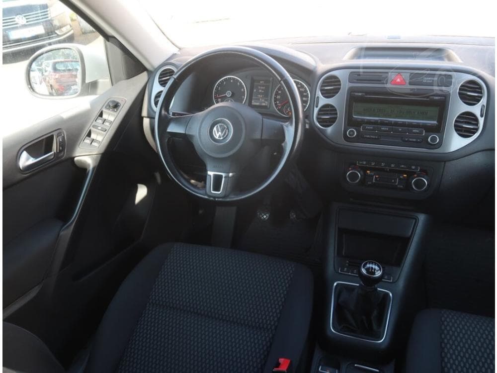2010 Volkswagen TIGUAN - 13