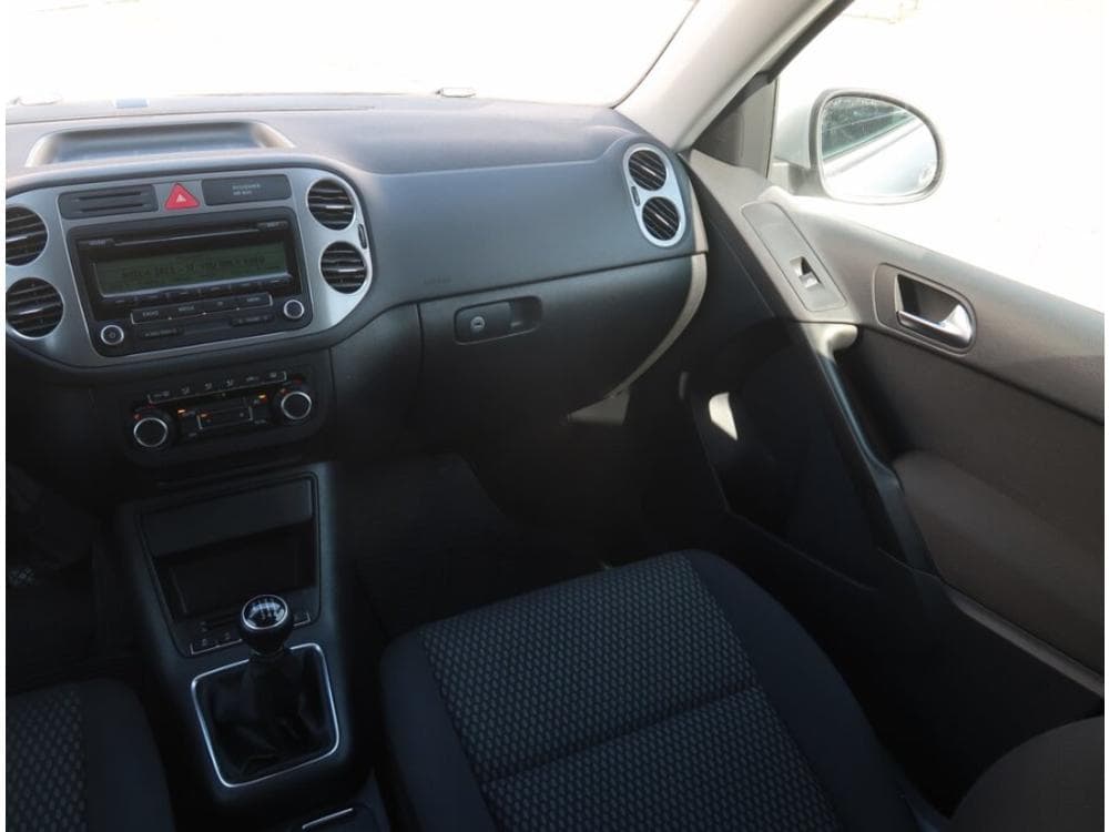2010 Volkswagen TIGUAN - 15