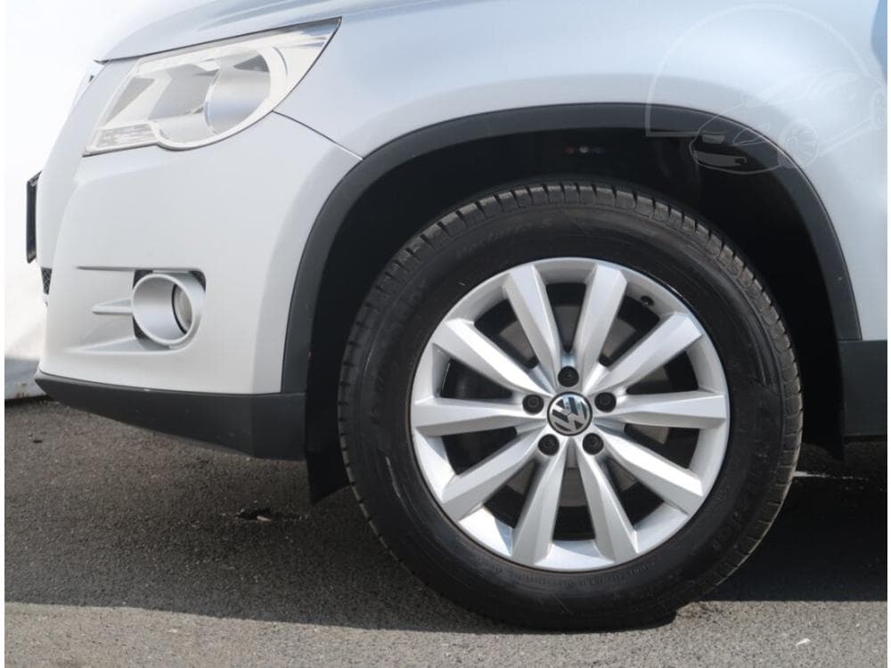 2010 Volkswagen TIGUAN - 27