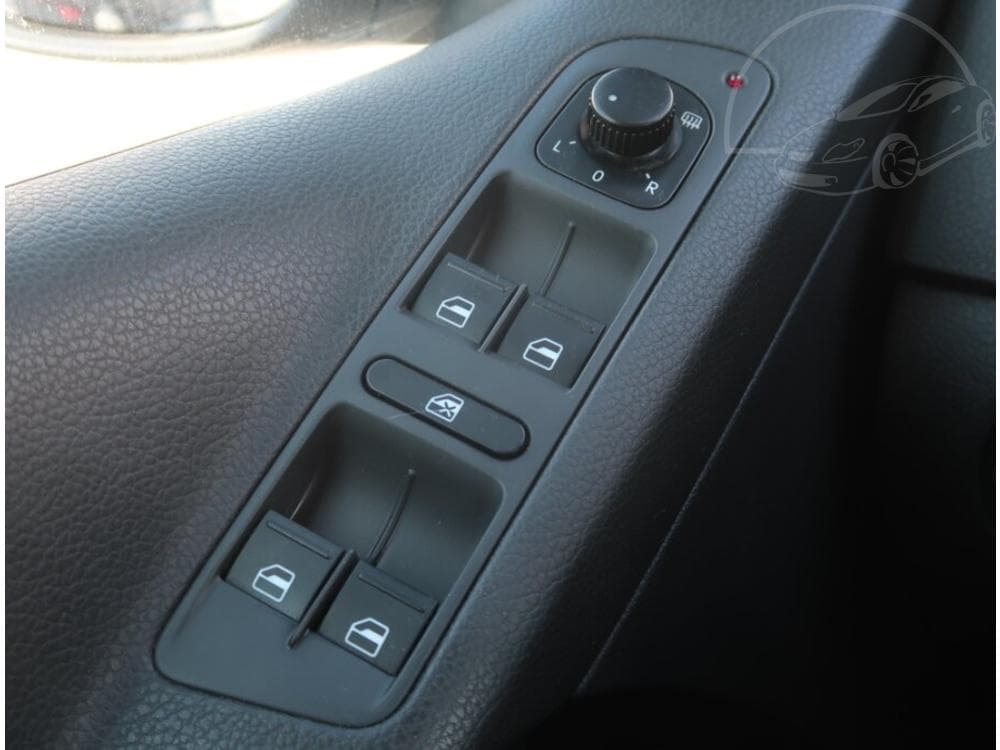 2010 Volkswagen TIGUAN - 29