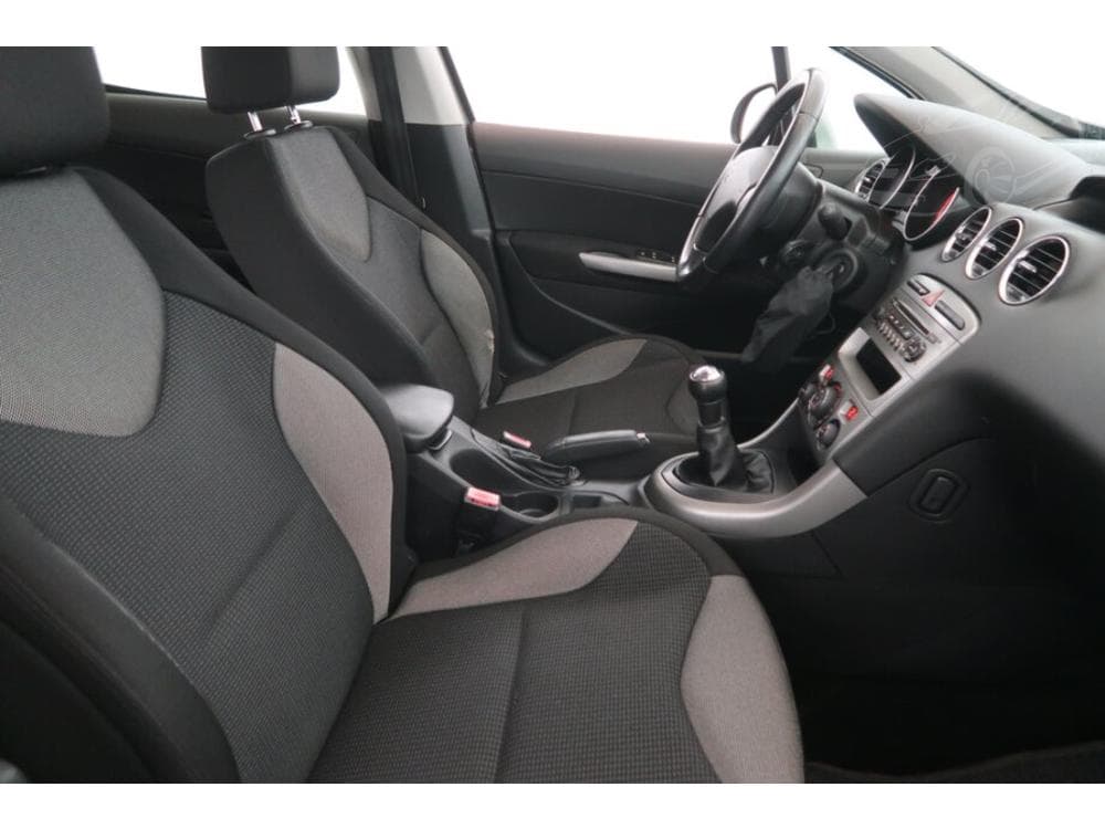 2011 Peugeot 308 - 9
