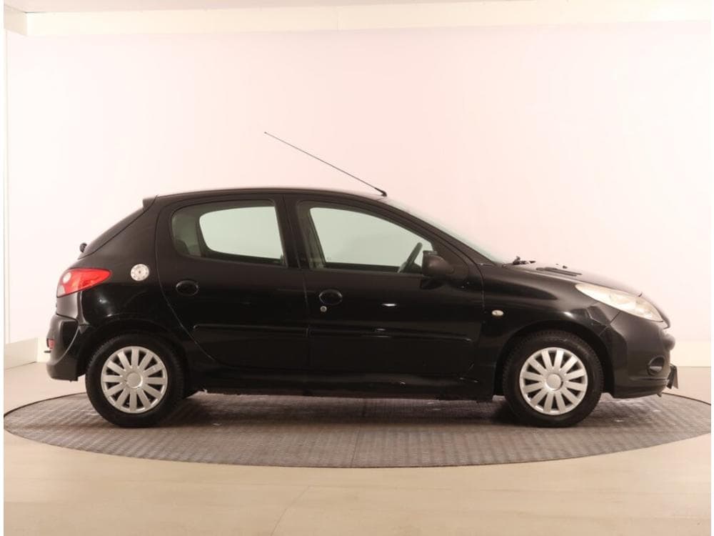 2010 Peugeot 206 - 11