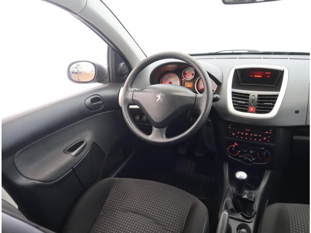 2010 Peugeot 206 - 13