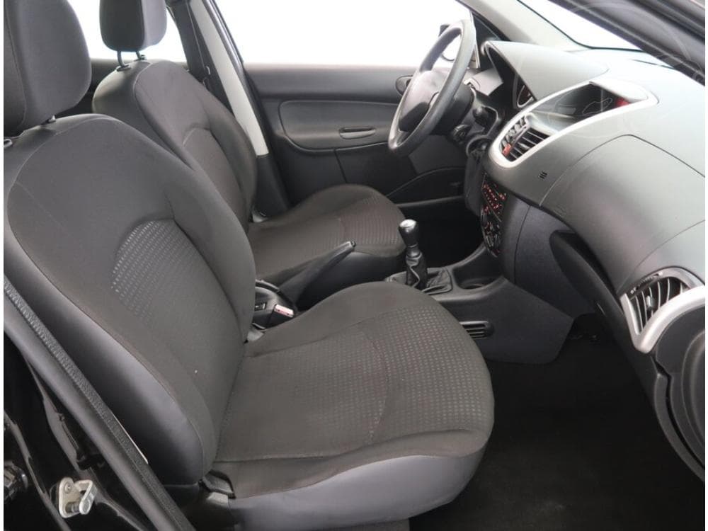 2010 Peugeot 206 - 17