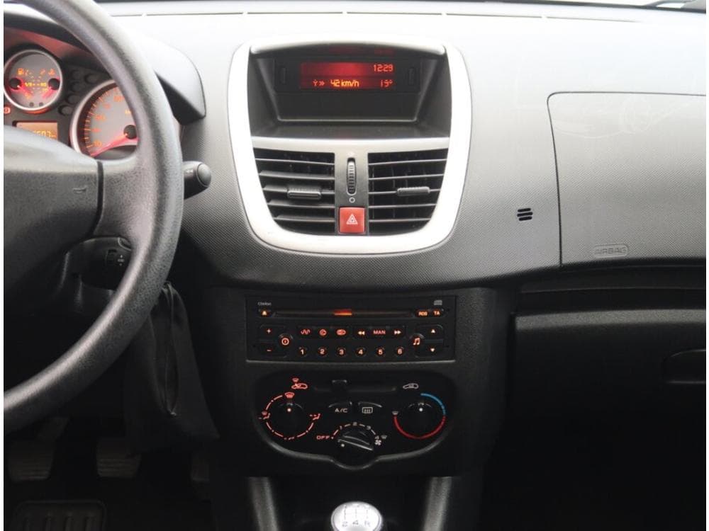2010 Peugeot 206 - 23