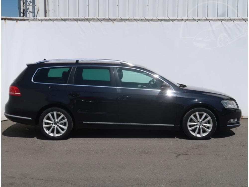 2012 Volkswagen PASSAT - 11