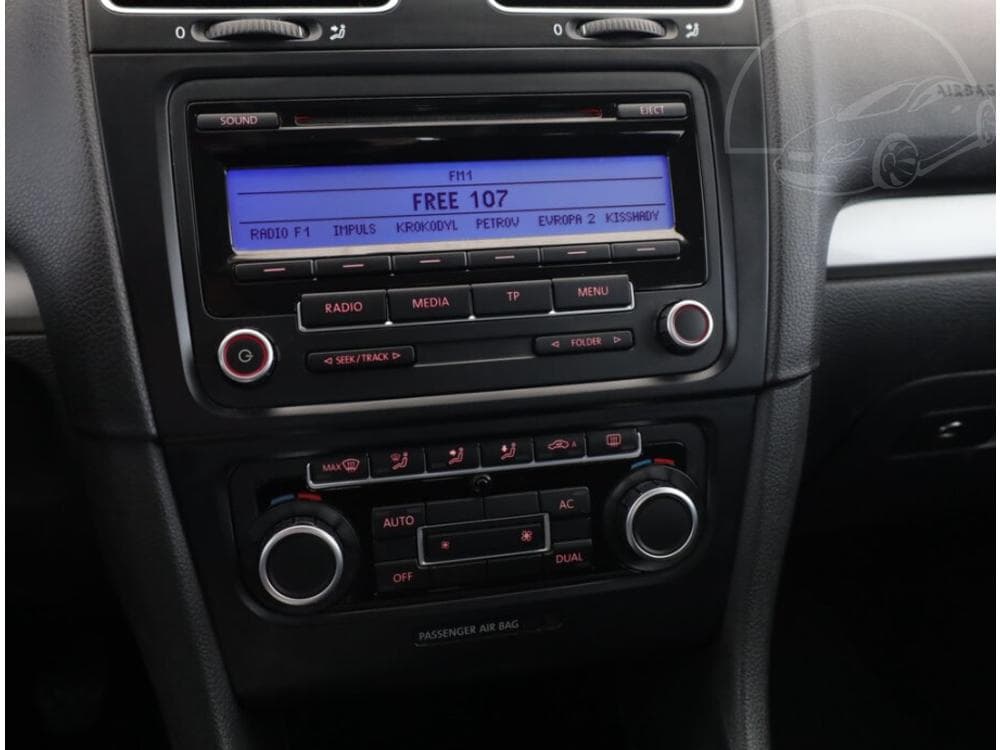 2010 Volkswagen GOLF - 9
