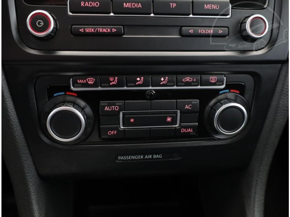 2010 Volkswagen GOLF - 11