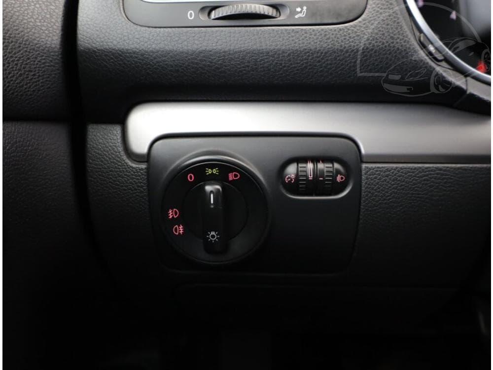 2010 Volkswagen GOLF - 15