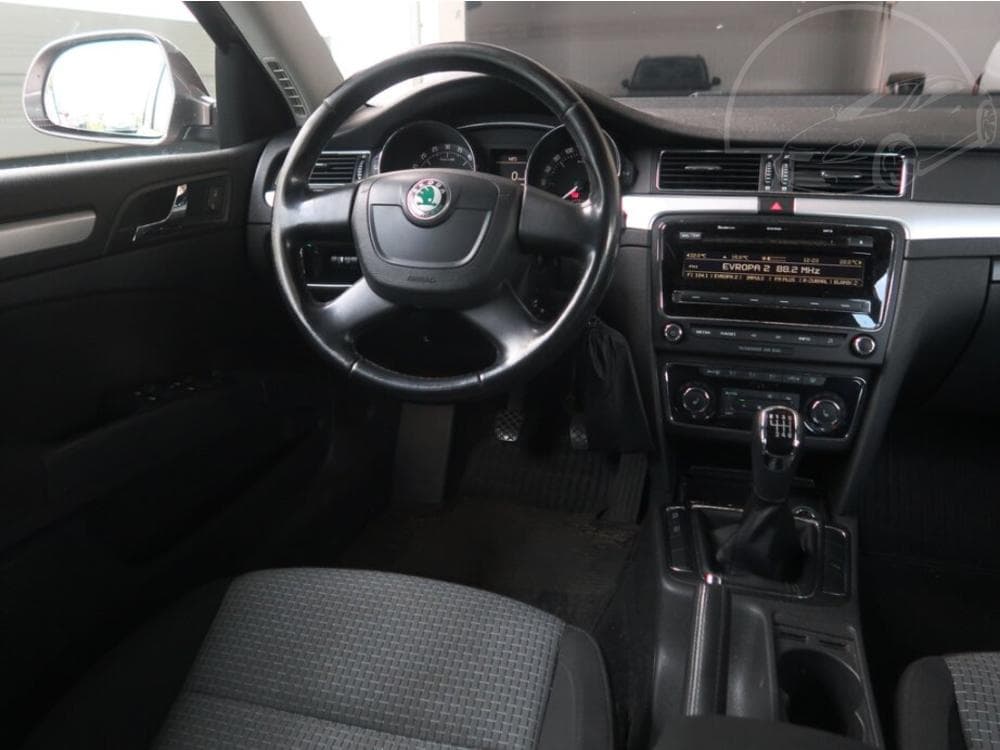 2010 Škoda SUPERB - 13