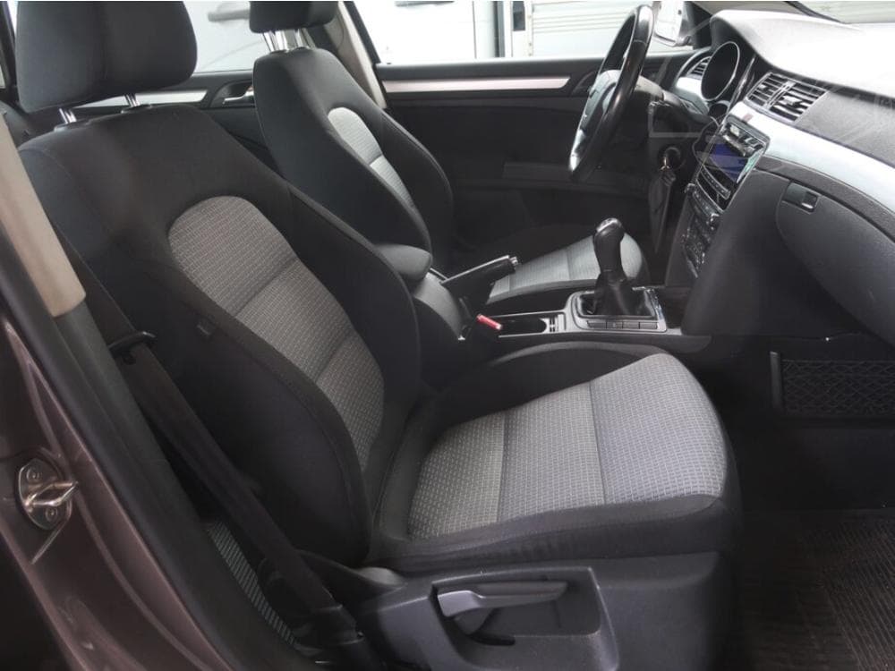 2010 Škoda SUPERB - 17