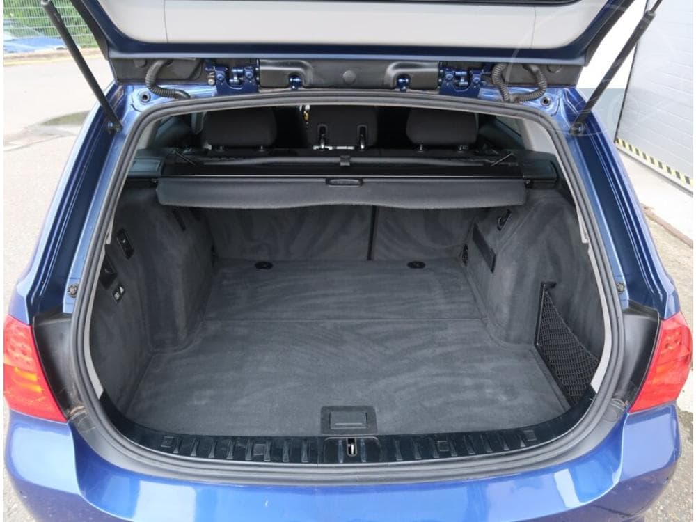 2010 BMW 3-SERIES - 27